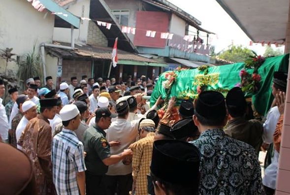 Tak Guna Tulis Al-Fatihah Buat Si Mati Tanpa Bacaan Penuh Kerana Hanya Sia-Sia &#8211; Ustaz Azhar