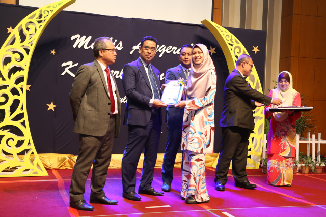 Suka Kongsi Ilmu Dengan Rakan, Pelajar Terbaik MRSM SPM 2018 Dedah Rahsia Kejayaan