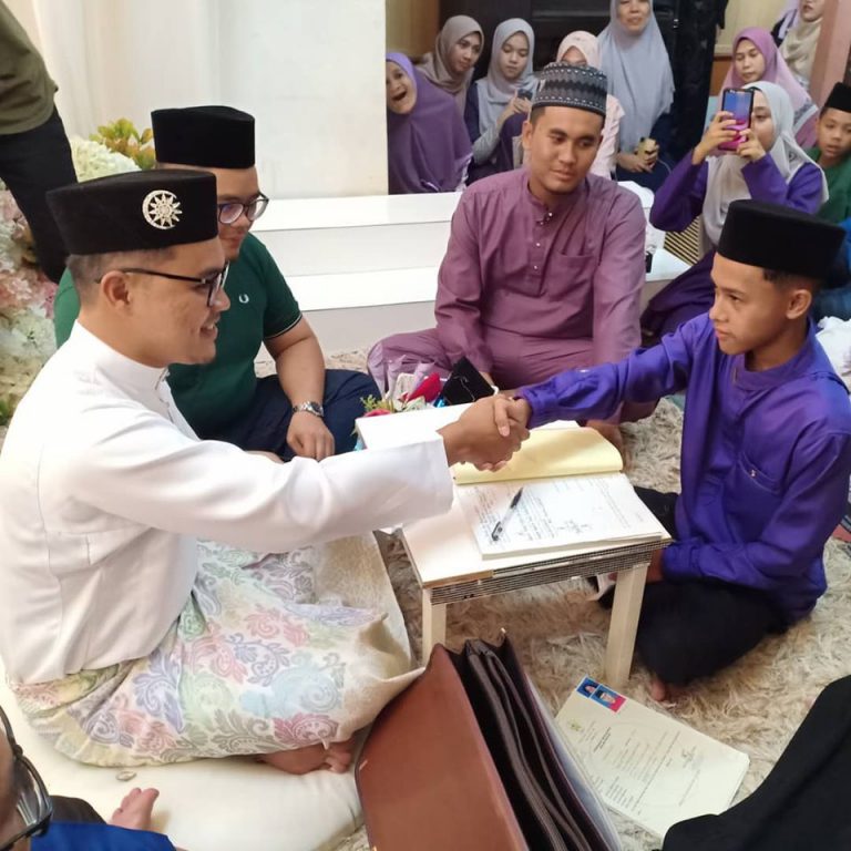 Pelajar Tingkatan 3 Jadi Wali Nikahkan Kakak, Arwah Ayah Meninggal Akibat Kanser Ketika Usianya Setahun