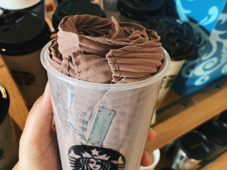 Shawl Keluaran Starbucks x Naelofar Pantas Tarik Perhatian Netizen, Ada Lagi Ke?