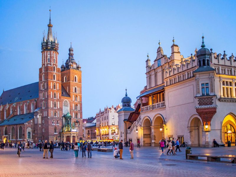 Pergi Ke Poland Murah? Sambil Itu, Baca Dulu Fakta Mengenai Negara Yang Mungkin Korang Tak Tahu