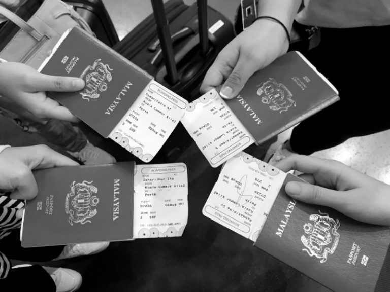 Sebab Tak Bawa Banyak Cash, Punah Harapan Nak Bercuti Ke Australia