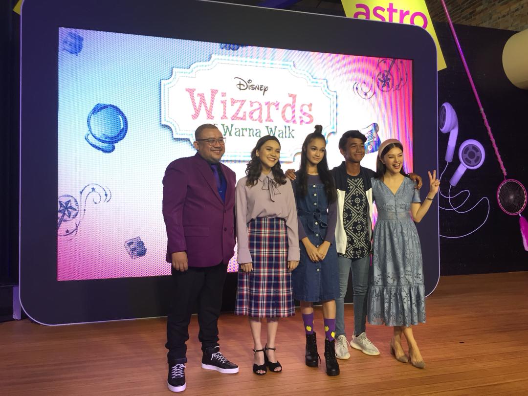 Disney Channel Tampil Dengan Sitkom Terbaru, Wizards of Warna Walk Sitkom