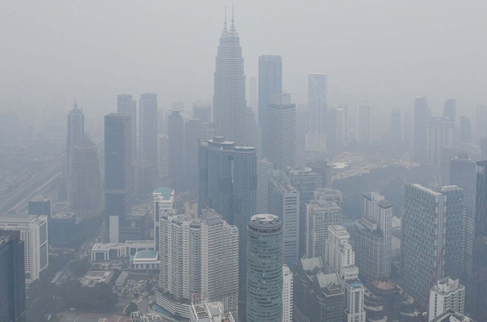 Hutan Indonesia Terbakar, Udara Malaysia Pula OFFICIALLY Paling Tercemar Dunia