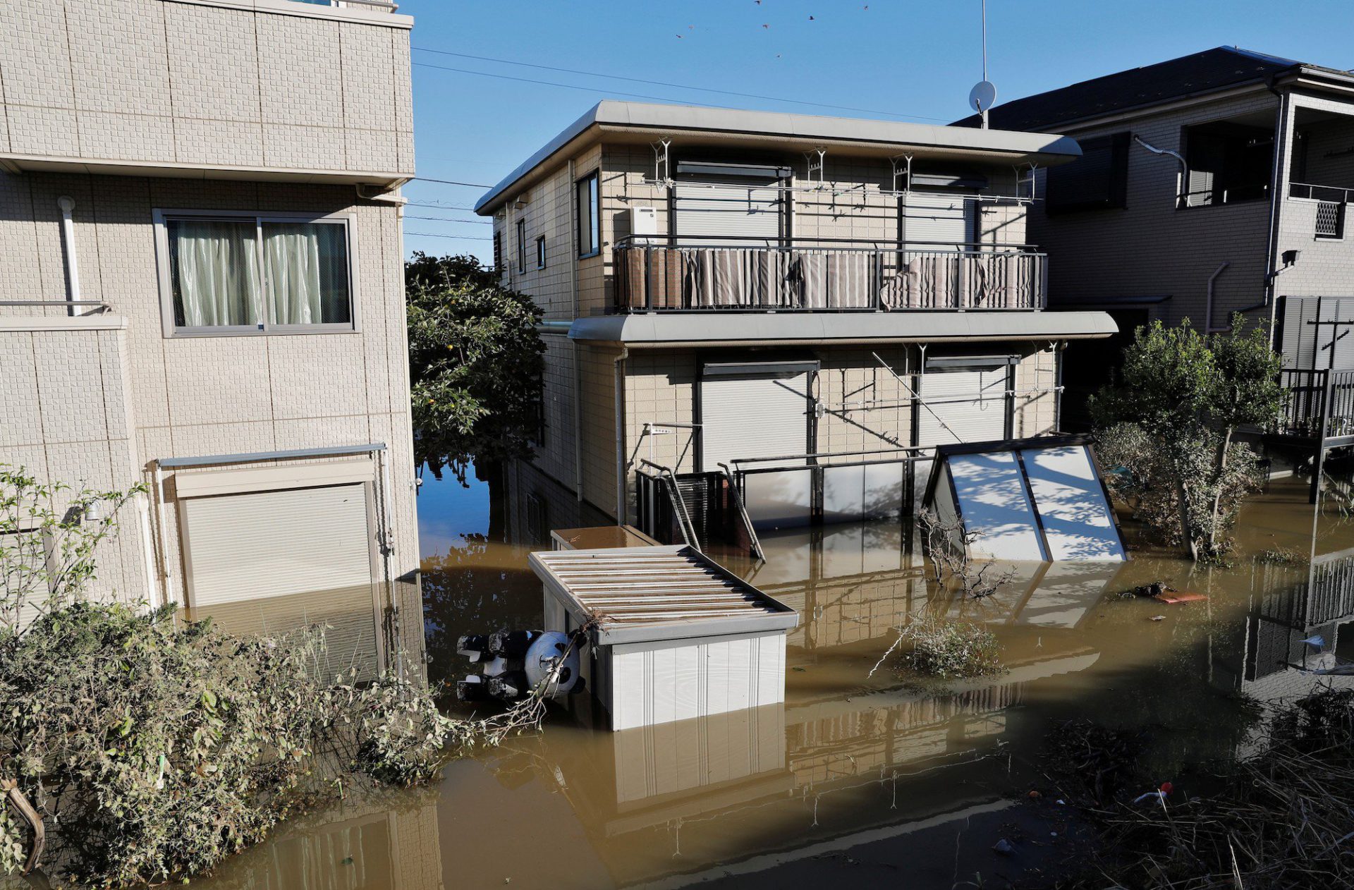 Bandar Nagano Ditenggelami Air, Penduduk Terpaksa Panjat Bumbung Selamatkan Diri