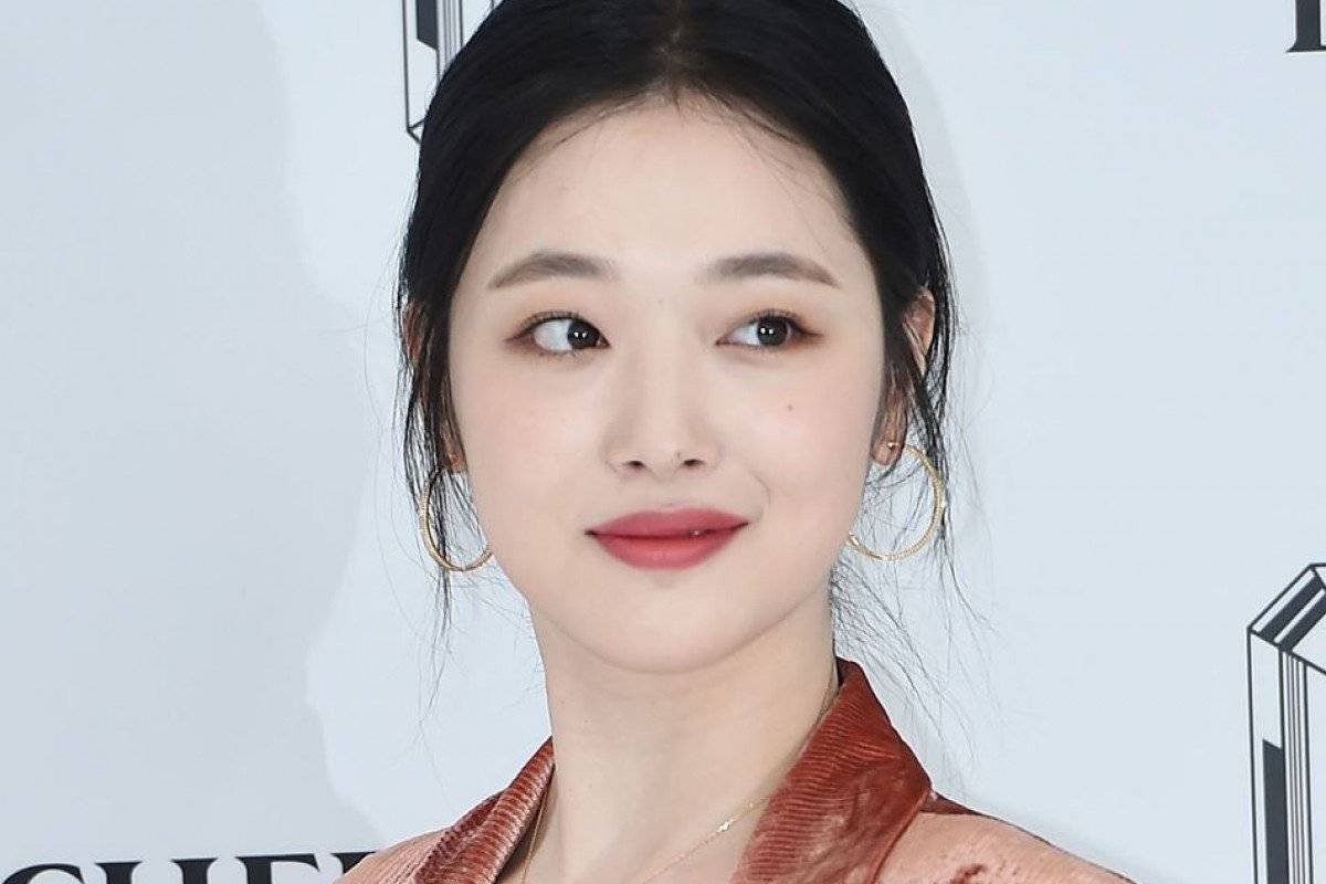 Bintang Korea Sulli Ditemui Mati, SM Entertainment Masih Belum Beri Kenyataan Rasmi