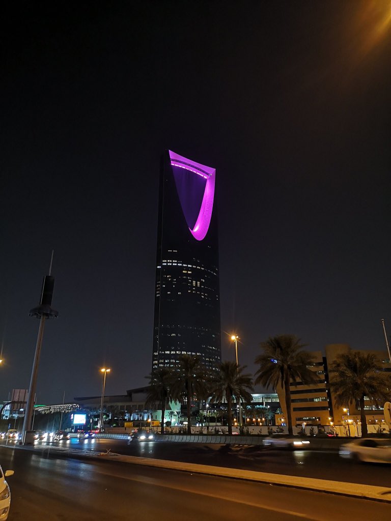 Bangunan Di Riyadh Bertukar Ungu Sambut Kehadiran BTS
