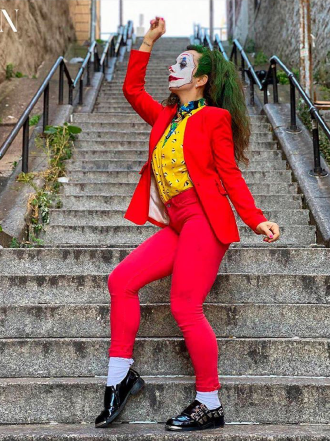 Tangga Filem Joker Jadi Lokasi OOTD, Lihat 6 Aksi Pelancong Ini
