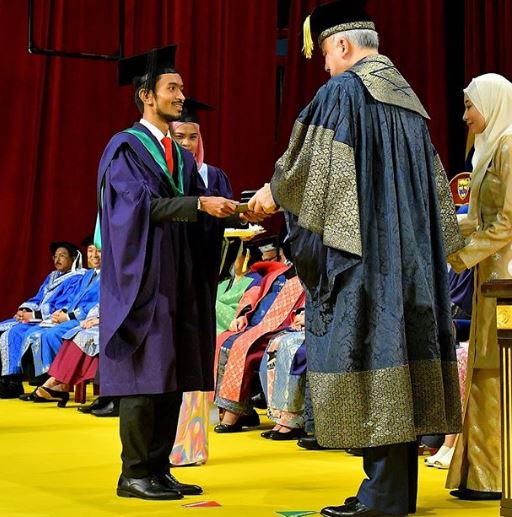 SPM Hanya 2A Bukan Pengakhiran, Selepas 7 Tahun Lelaki Ini Konvo Dengan  Anugerah Pelajaran DiRaja
