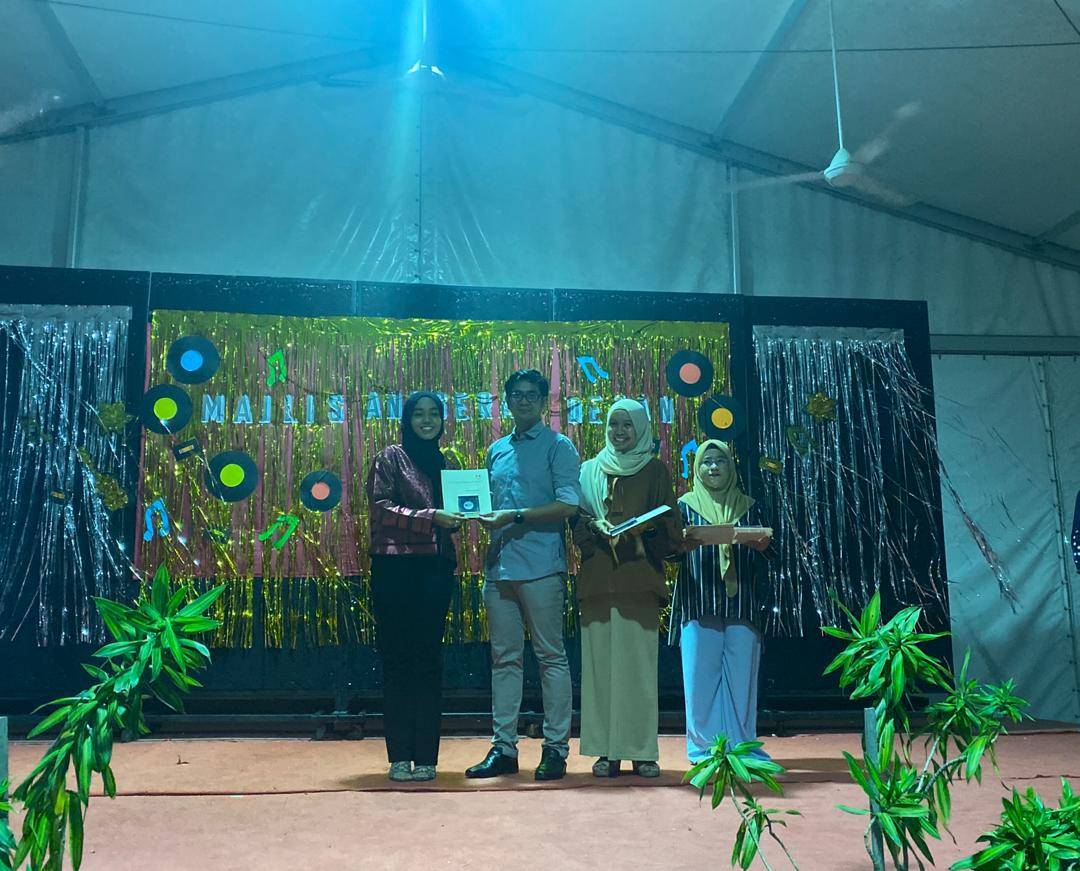Kongsi Amalan 2 Doa Ini, Azra Finalis Dewi Remaja Terima Anugerah Dekan Dua Semester Berturut