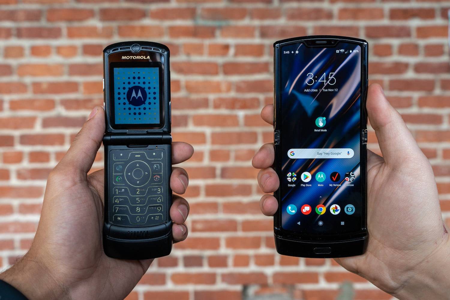 Telefon Boleh Lipat Motorola Razr Dijual Dengan Harga RM6233, Kalah Harga Iphone 11 Pro!