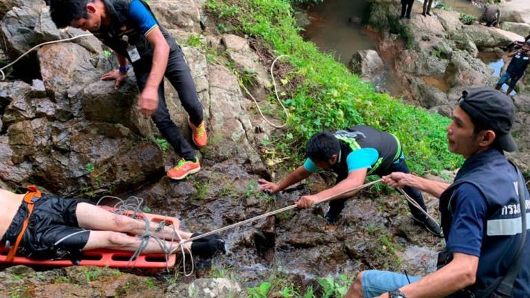 Maut Semasa Berswafoto Di Air Terjun Koh Samui, Mirip Spot Tahun Lepas