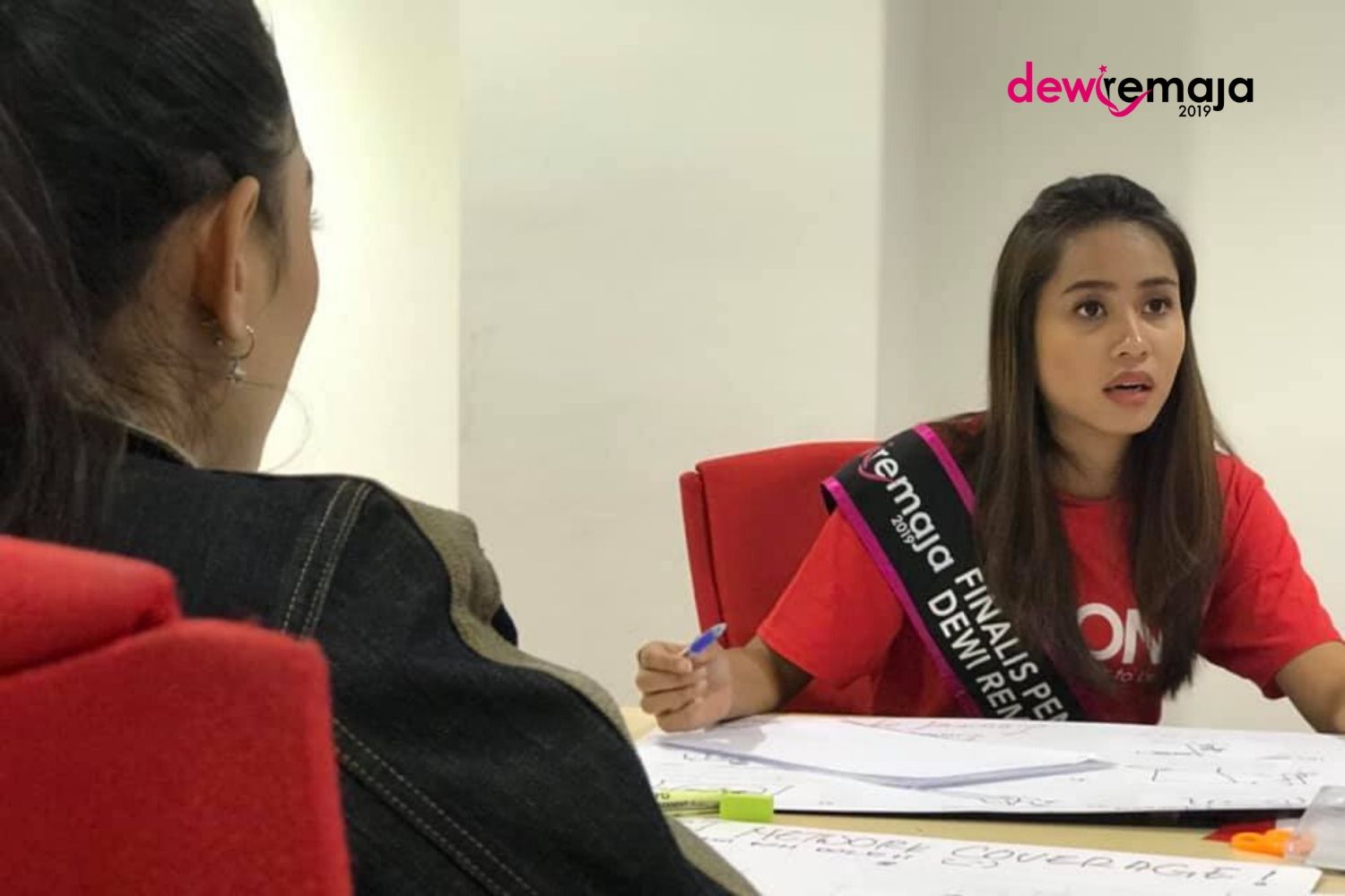 Saingan Semakin Sengit, Azra Tinggalkan Dewi Remaja Selepas Cabaran redONE
