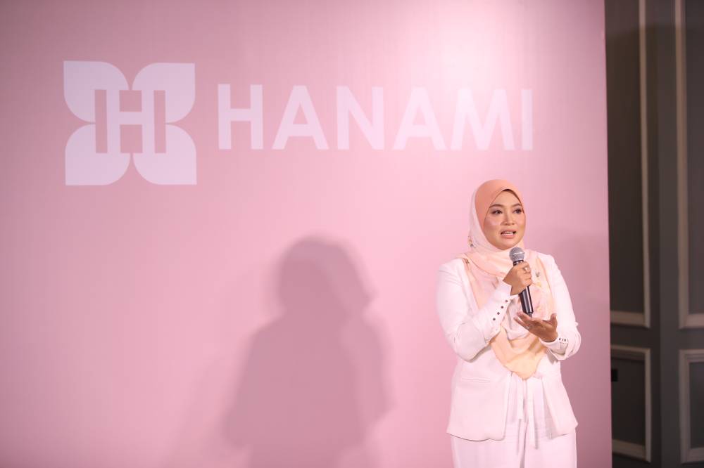 Inspirasi Dari Flora Jepun, Hanami Dicipta Khas Buat Hijabi Masa Kini