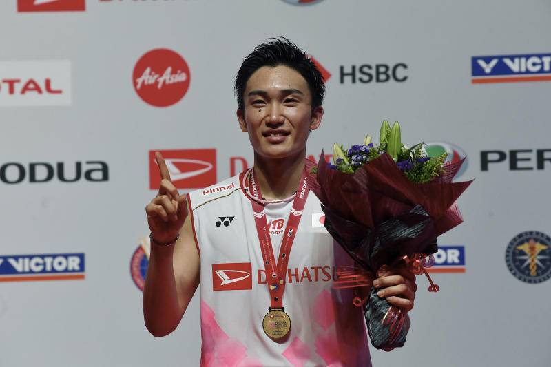 Pemain Badminton No.1 Dunia, Kento Momoto Terlibat Dalam Kemalangan Jalan Raya