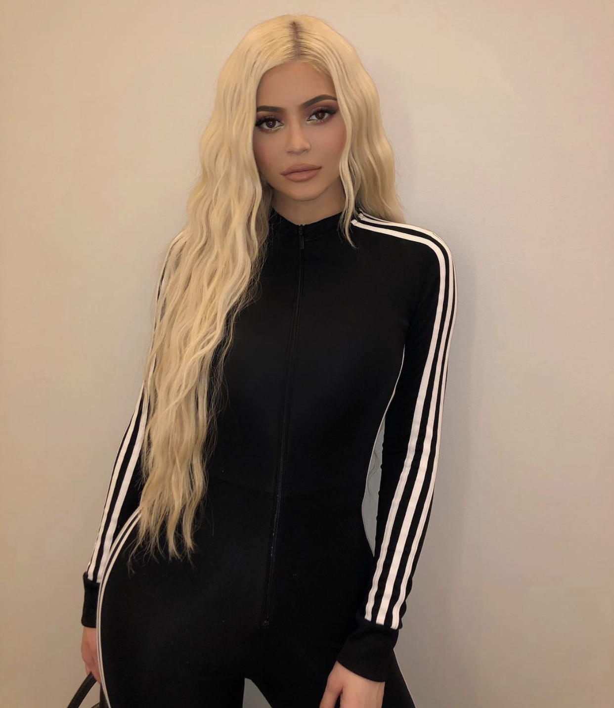 10 Stail Warna Rambut Pelik Tapi ‘Cun’ Kylie Jenner, Lagi Cantik Dari K-Pop Idol!