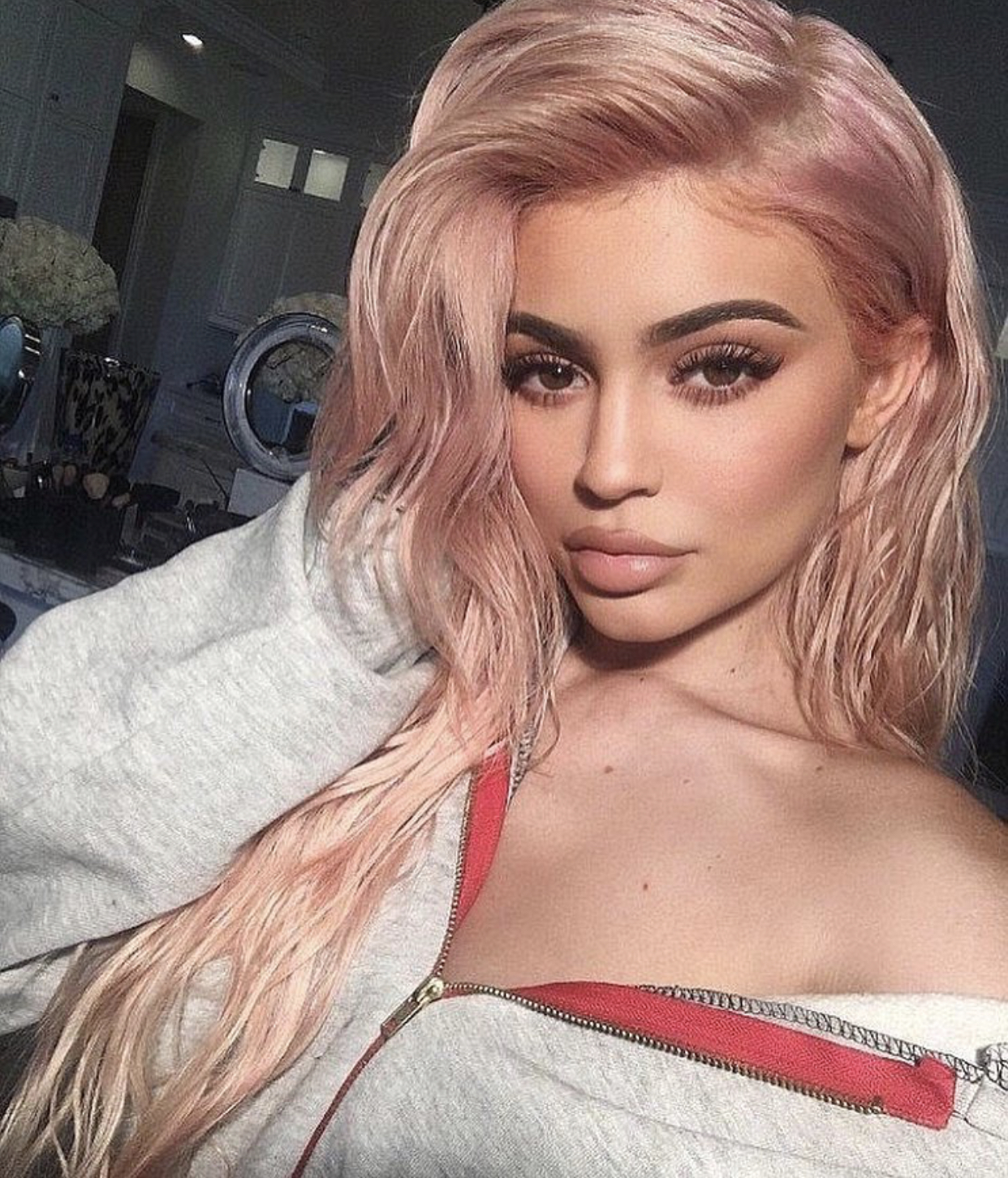 10 Stail Warna Rambut Memukau Kylie Jenner, Boleh Ambil Inspirasi Ini