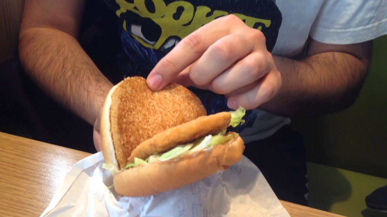 Kasihan, Remaja Vegetarian Jatuh Sakit Akibat Diberikan Burger Ayam McD