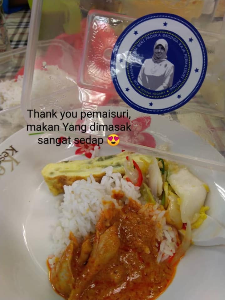 Terima Kasih! Permaisuri Agong Sediakan Makan Tengah Hari Untuk Petugas 2 Hospital