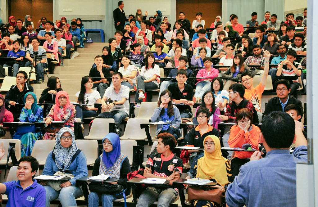 Zakat Fitrah Pelajar IPT Patut Ditunaikan Sendiri, Namun Ada Syaratnya