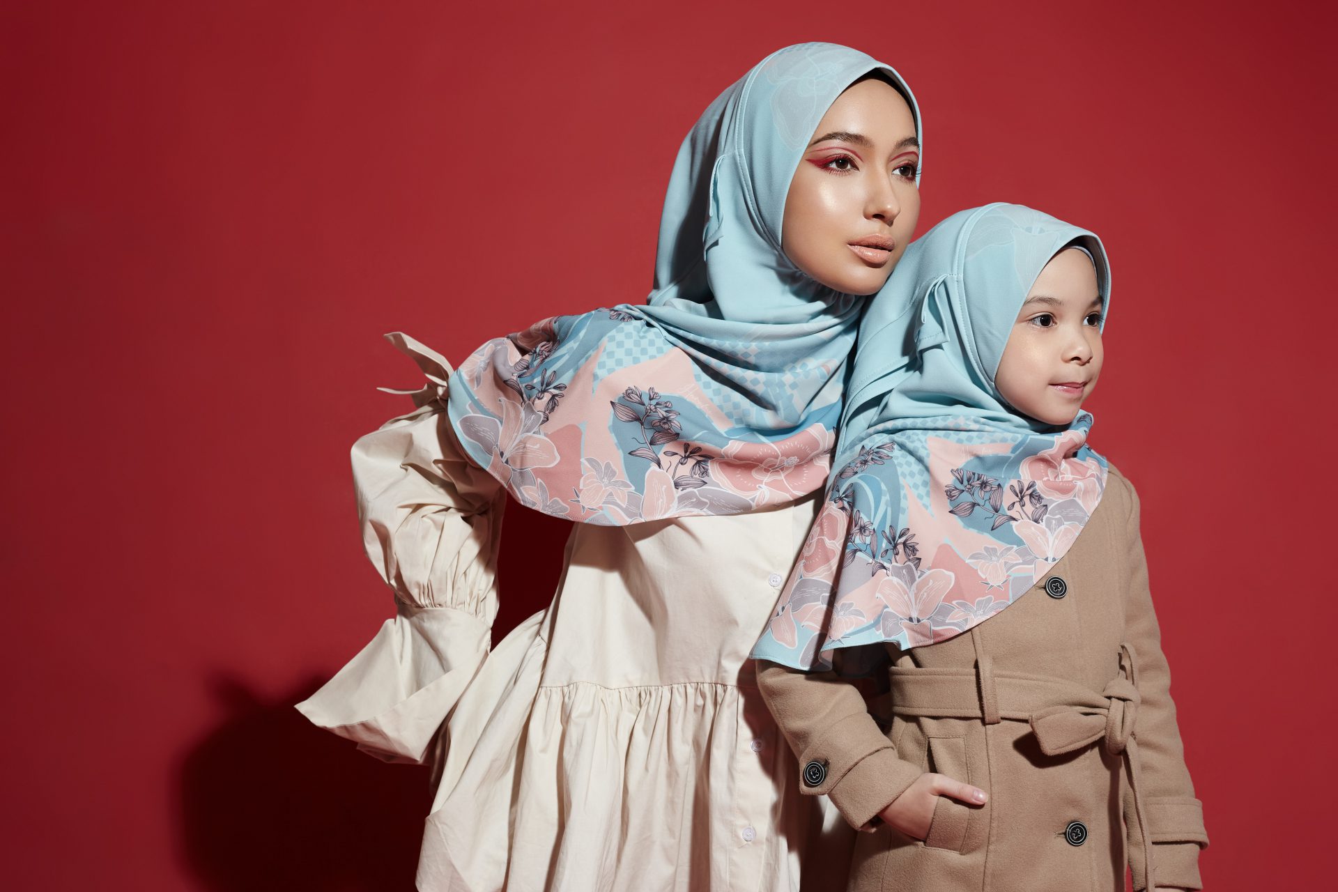 Comel Sangat! Koleksi Hijab HANAMI Mudahkan Korang &#8216;Matching&#8217; Dengan Adik Kecil