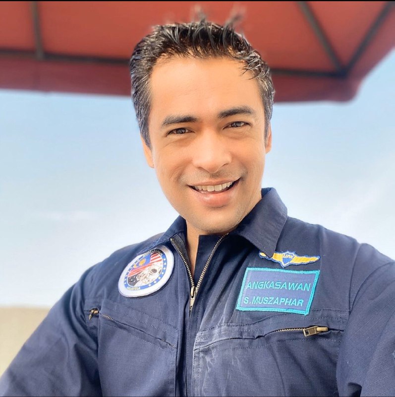 &#8220;Imagine That The Astronaut Is Your Delivery Man,&#8221; Netizen Teruja Dr Sheikh Muszaphar Jadi Rider Hantar Makanan