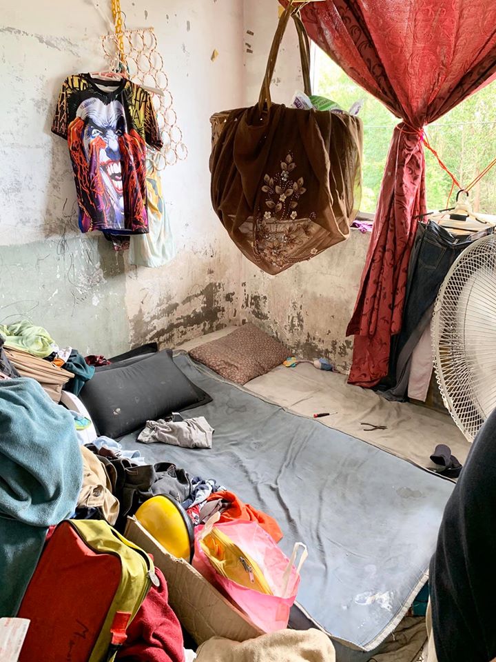 Bekas Pelajar Poli Pilih Hidup Bermadu,  Tinggal Dalam Rumah Dipenuhi Barangan Lusuh