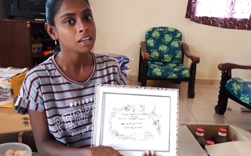 YouTuber Sugu Pavithra Terharu Terima Hadiah Daripada Perdana Menteri