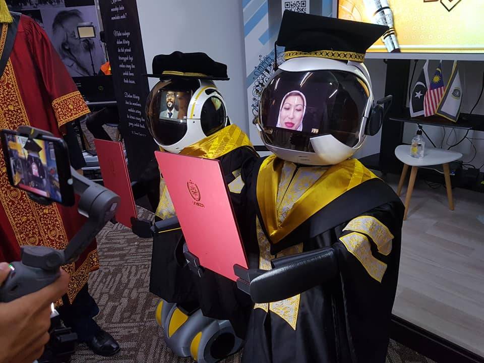 Malaysia Pun Boleh! UniSZA Cuba Idea Sesi Konvokesyen Gunakan Robot Selepas Viral Di Jepun