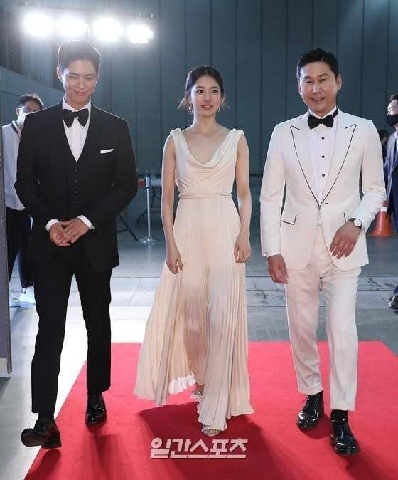 &#8216;Dr Ji&#8217; &#038; Seohyun Antara Selebriti Paling Lit Di Karpet Merah Baeksang Arts Awards, Lihat 6 Gaya Lain