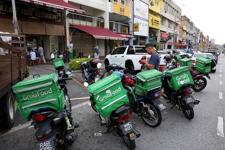 Rezeki Rider!  Rakyat Malaysia Sumbang Tip RM2.4 Juta Masa PKP