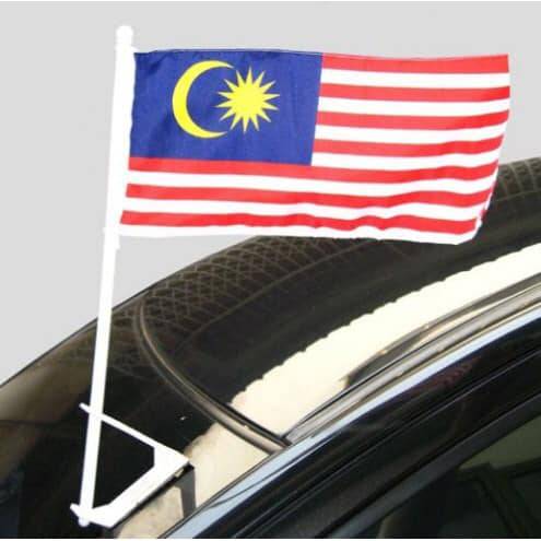 Parking Percuma Dengan Pasang Jalur Gemilang Di Kereta, Tapi Hanya Di Negeri&#8230;