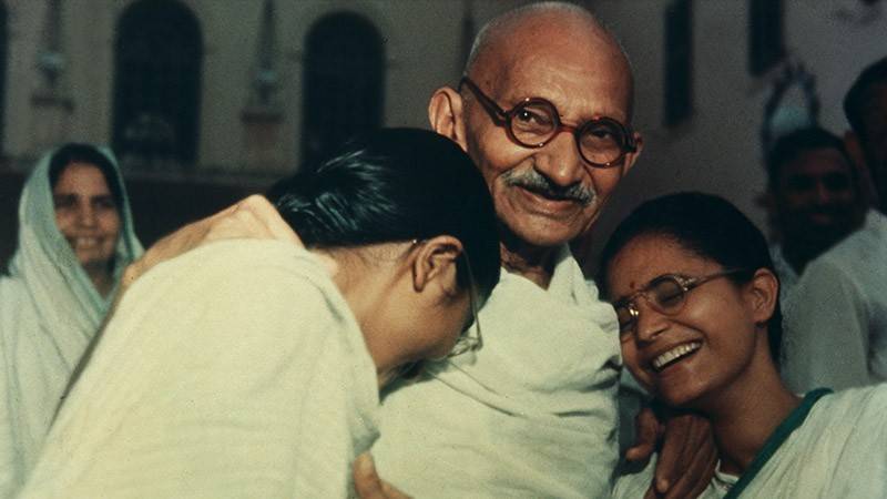 Harga Sebiji Banglo Mewah, Cermin Mata Mahatma Gandhi Dibeli Dengan Harga RM1.4 Juta