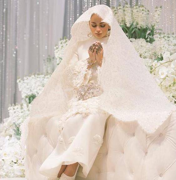 Cantik Dan Sopan Baju Nikah Mira Filzah, Ini 7 Busana Nikah Selebriti Malaysia Yang Tak Kurang &#8216;Wow&#8217; Juga!