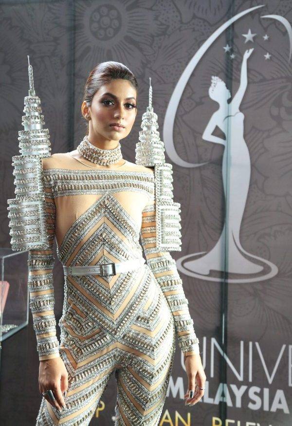Unik Dan Kreatif. Kostum Nasional Menarik Miss Universe Malaysia.