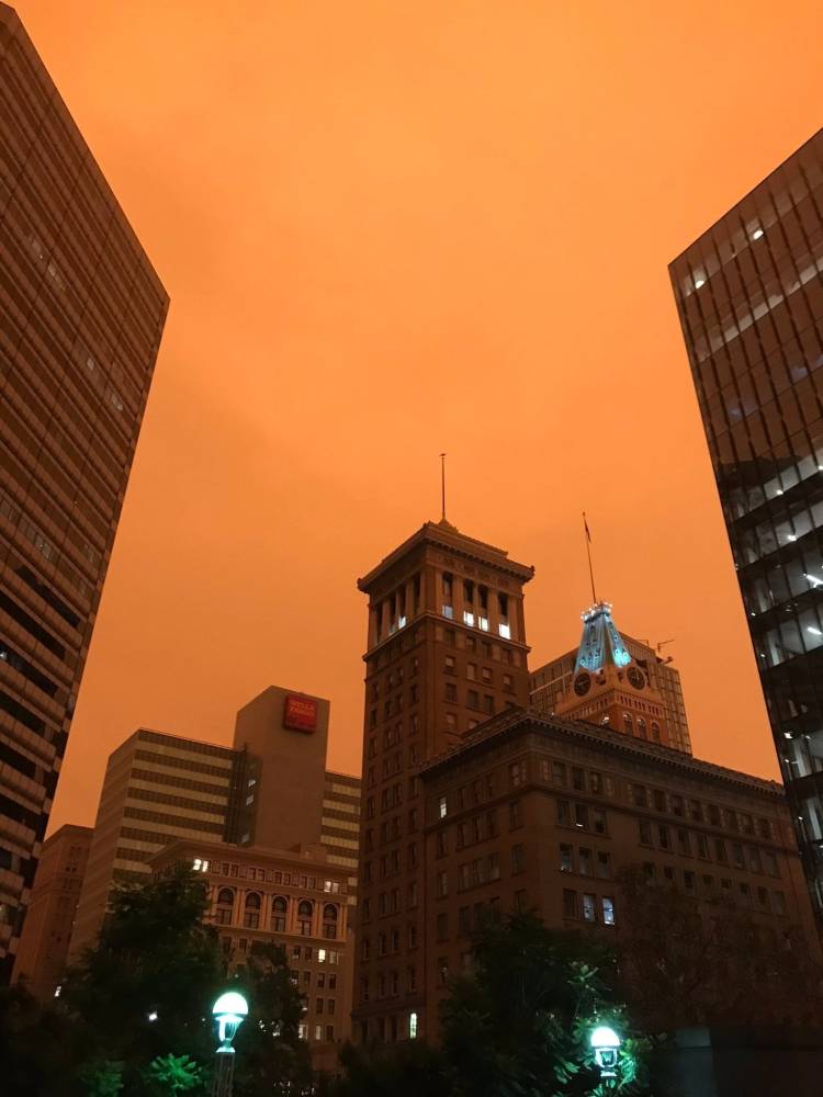 Kebakaran Hutan Di Amerika Syarikat, Tular Gambar Langit Bertukar Warna Oren