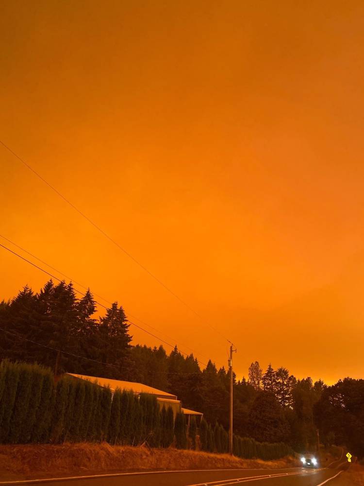 Kebakaran Hutan Di Amerika Syarikat, Tular Gambar Langit Bertukar Warna Oren