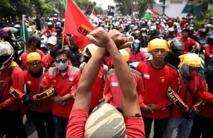 Indonesia Trending Di Twitter, Lebih 1,000 Individu Ditahan Tunjuk Protes