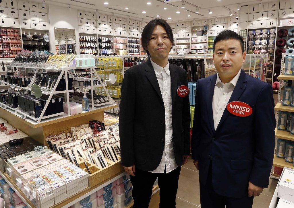 Dapat Inspirasi Kedai Jalanan Jepun, Bekas Pekerja Kilang Kini Jutawan Kedai Runcit!