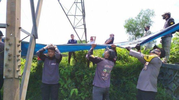 Gadis 18 Tahun Sanggup Panjat Menara Pencawang Elektrik 70 Meter