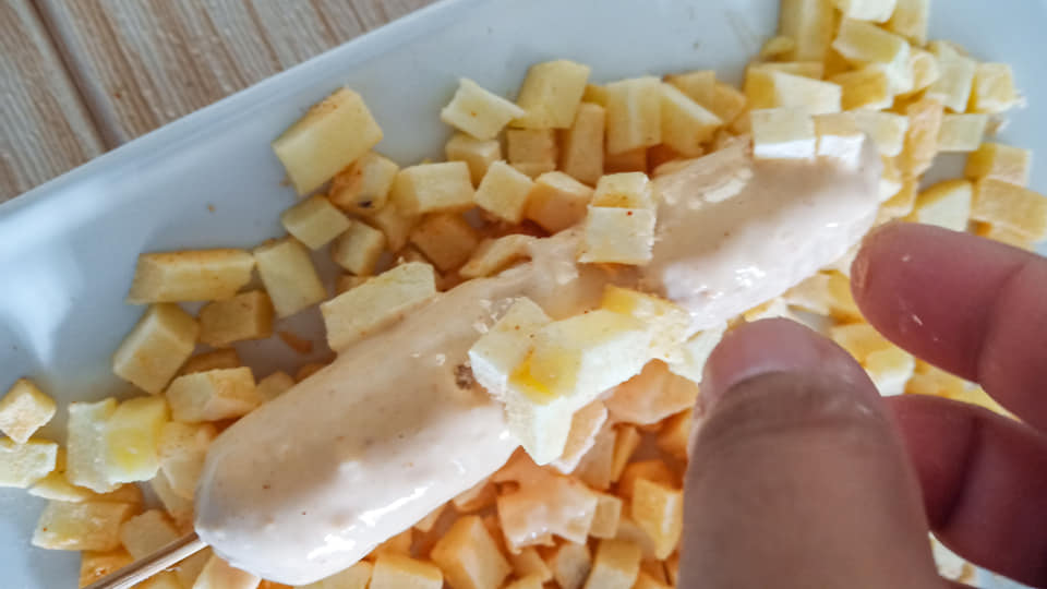 Wanita Ini Kongsi Resipi Mudah Masak Potato Corn Dog Guna Air Fryer