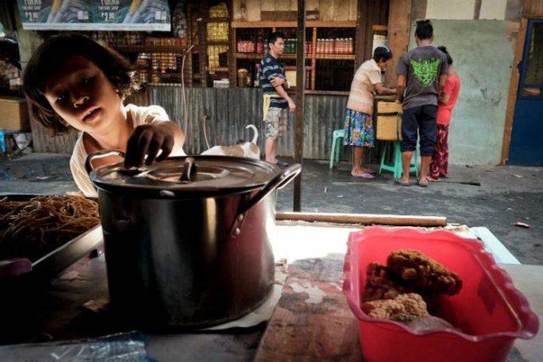 Pag Pag, Kisah Makanan Sisa Buangan Buat Si Miskin Setinggan Di Filipina. 