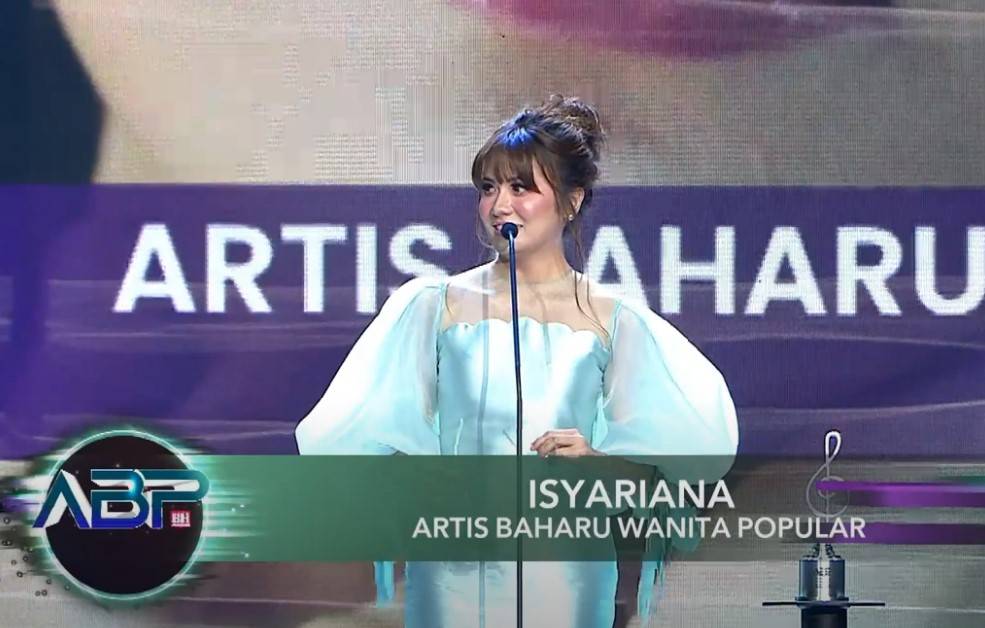 Siapakah Isyariana, Pemenang Artis Wanita Baharu Popular ABPBH 33?