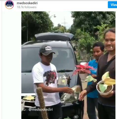 Owner Bagi Kereta Avanza Untuk Tukar Dengan 5 Pot Tanaman Hiasan! Viral Sistem Barter Paling Rare