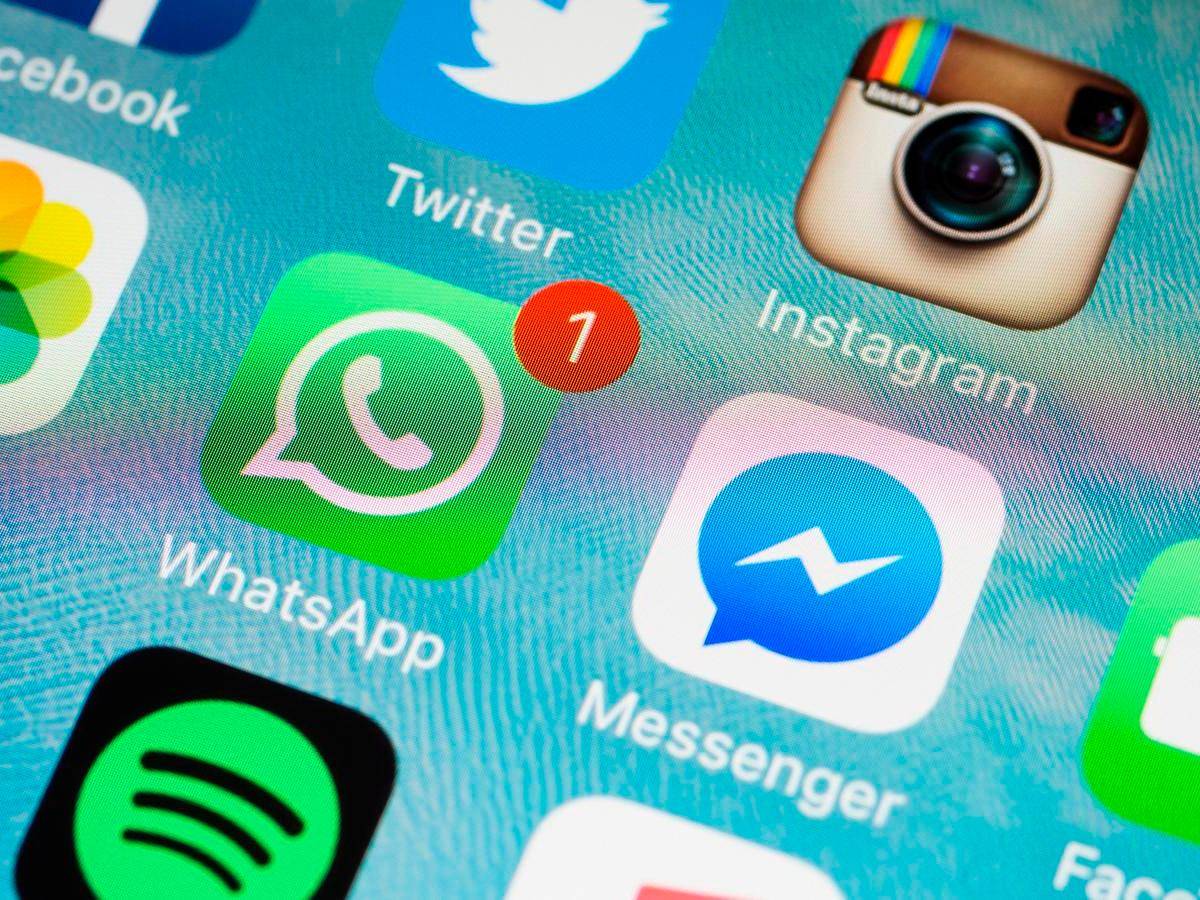 WhatsApp Kini Boleh Tukar Wallpaper Yang Berbeza di Setiap Chat, Jom Cuba!