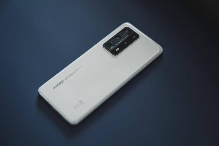 Excited Ambil Foto, Video & Lakukan Video Calls? Telefon Pintar HUAWEI Terbaru Ini Perfect Untuk Korang!