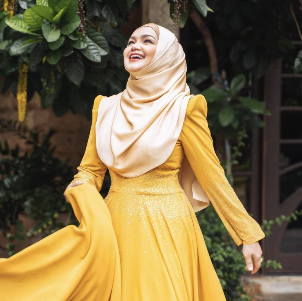 Siti Nurhaliza &#038; Neelofa Tersenarai Antara Top 100 Bintang Digital Forbes Asia 2020.