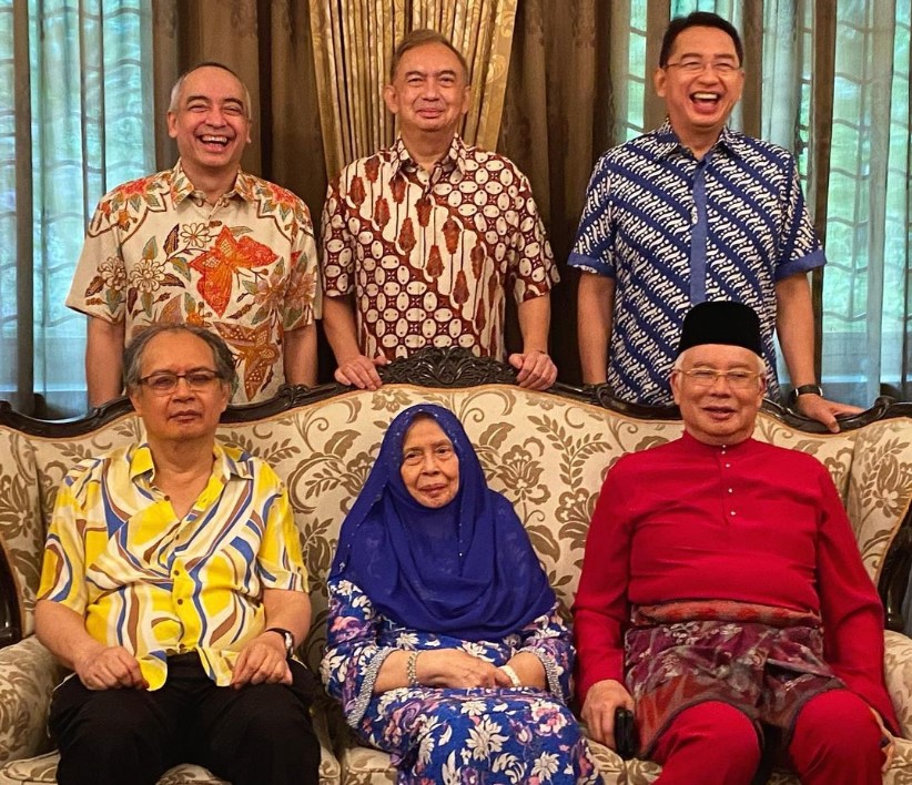 “Tiada Kata-Kata..” Ibu Tercinta DS Najib Razak Hembus Nafas Terakhir