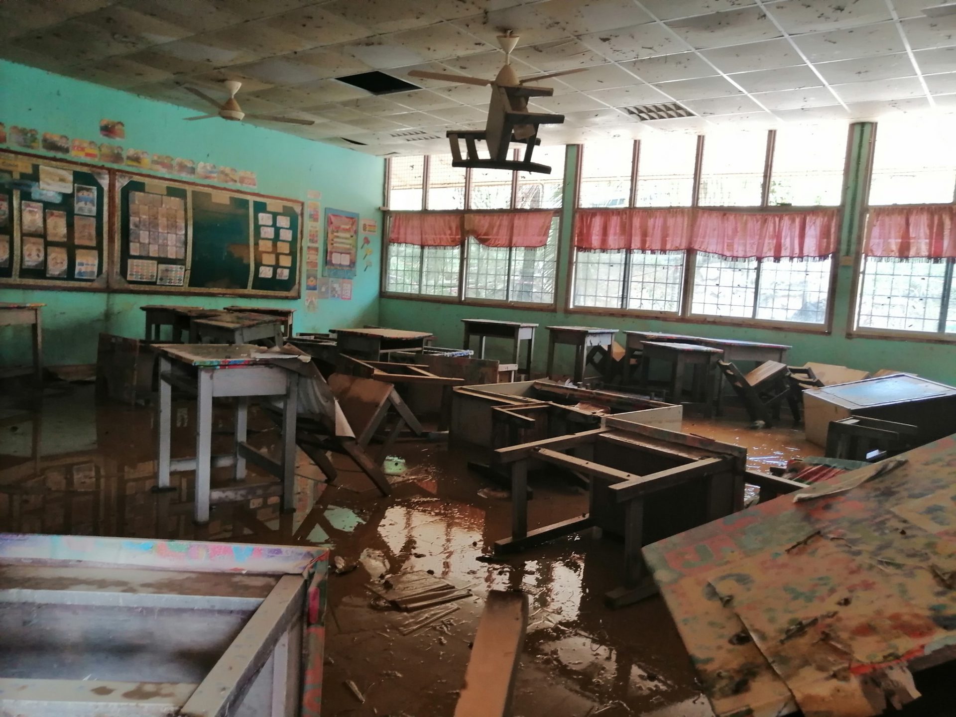 &#8220;Dahsyat Kerusi Dekat Kipas&#8221;, Guru Kongsi Gambar Terkini SK Wan Ibrahim Selepas Banjir Surut Di Kuala Lipis