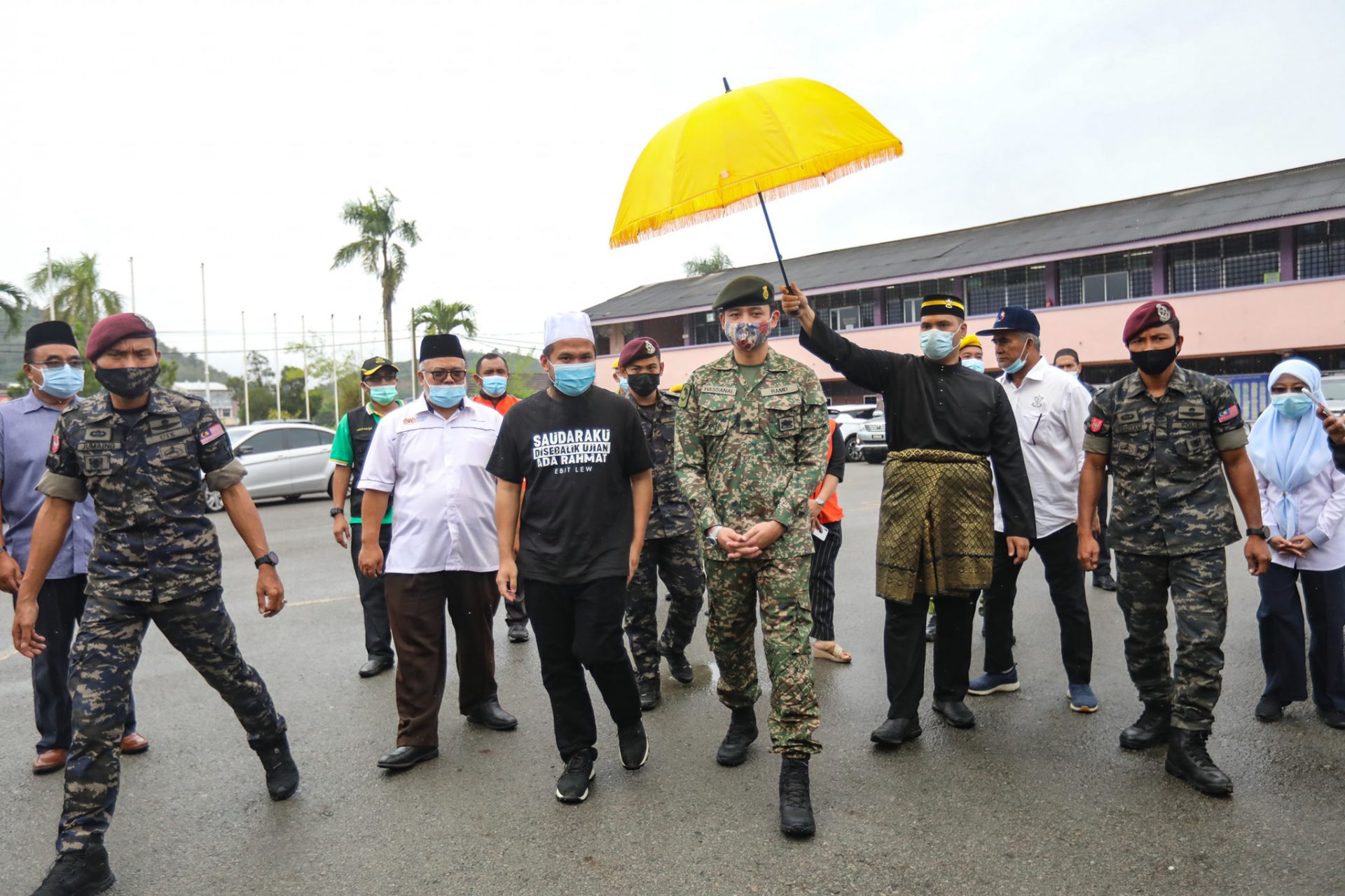 Ebit Lew Sebak Lihat Kesungguhan Tengku Hassanal Beri Bantuan Mangsa Banjir Di Pahang